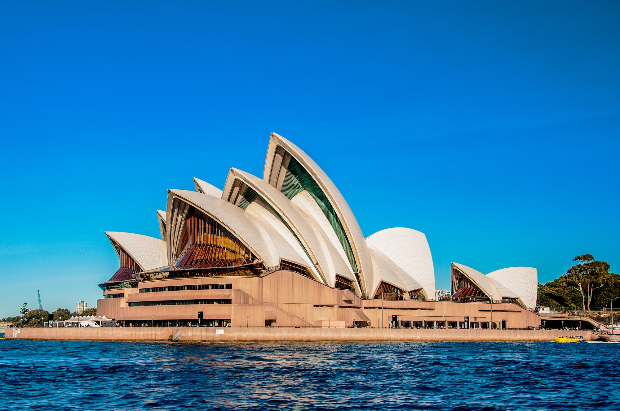 Powering Ahead: A Look at Australia’s Evolving Economy, Culture & Politics